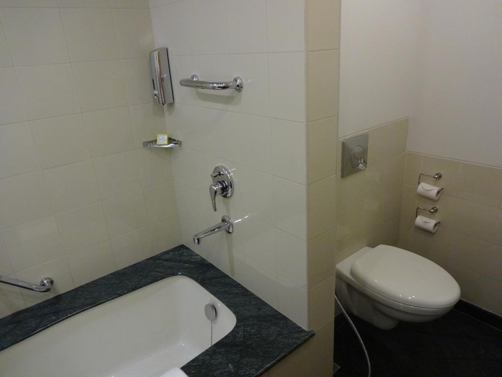 เลมอน ทรี โฮเต็ล กาชีโบวลี Hotel ไฮเดอราบัด ห้อง รูปภาพ