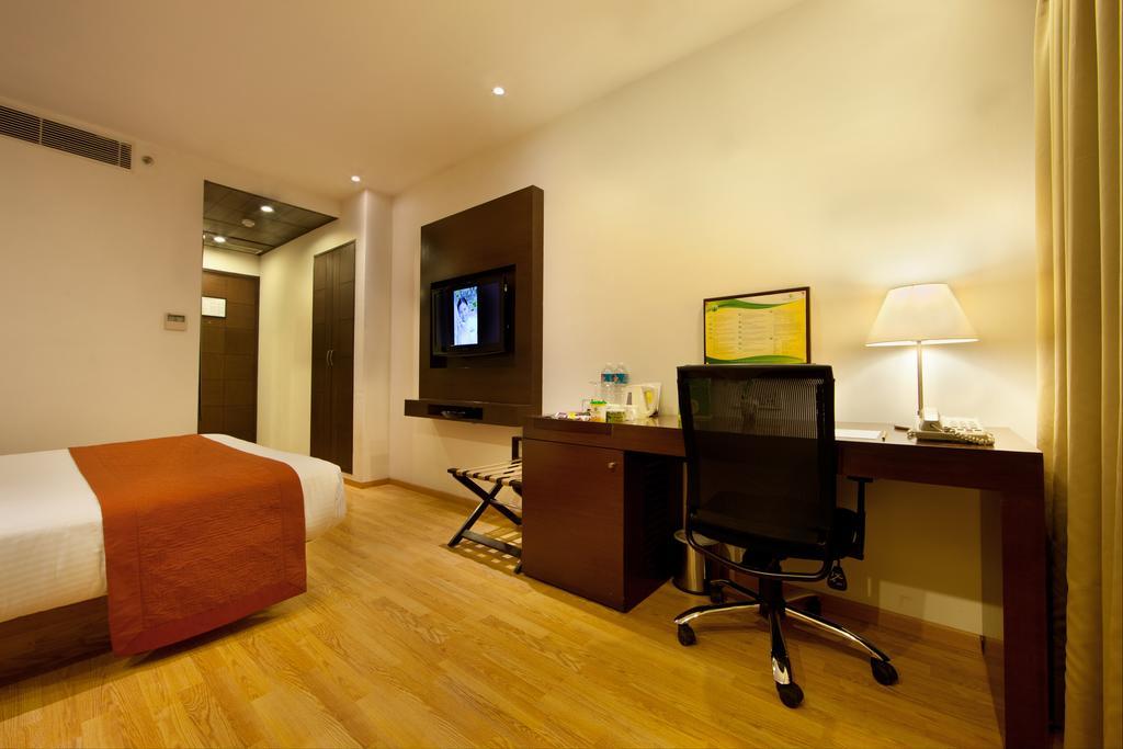 เลมอน ทรี โฮเต็ล กาชีโบวลี Hotel ไฮเดอราบัด ภายนอก รูปภาพ