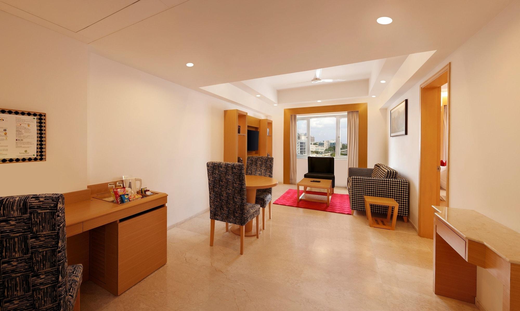 เลมอน ทรี โฮเต็ล กาชีโบวลี Hotel ไฮเดอราบัด ภายนอก รูปภาพ
