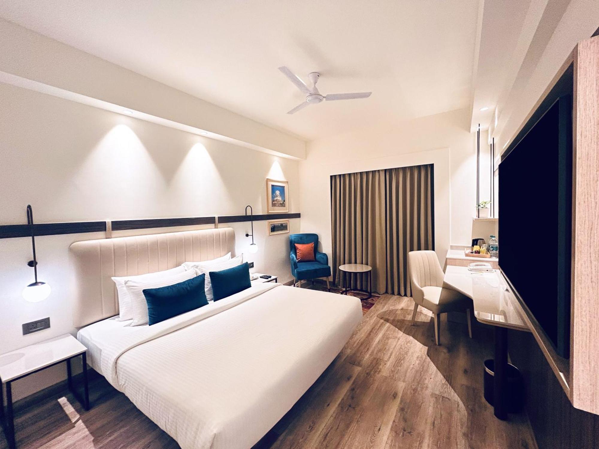 เลมอน ทรี โฮเต็ล กาชีโบวลี Hotel ไฮเดอราบัด ภายนอก รูปภาพ