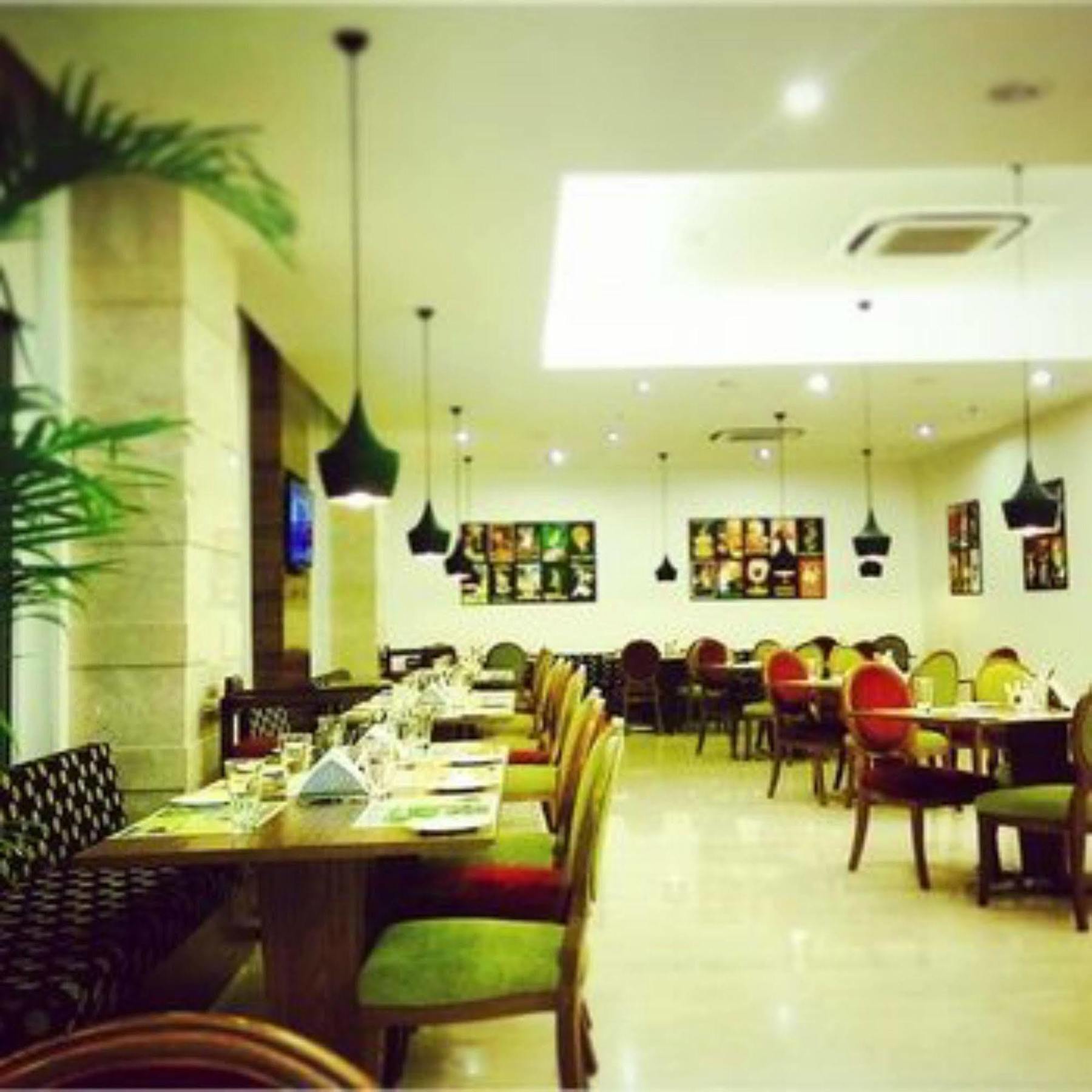 เลมอน ทรี โฮเต็ล กาชีโบวลี Hotel ไฮเดอราบัด ภายนอก รูปภาพ