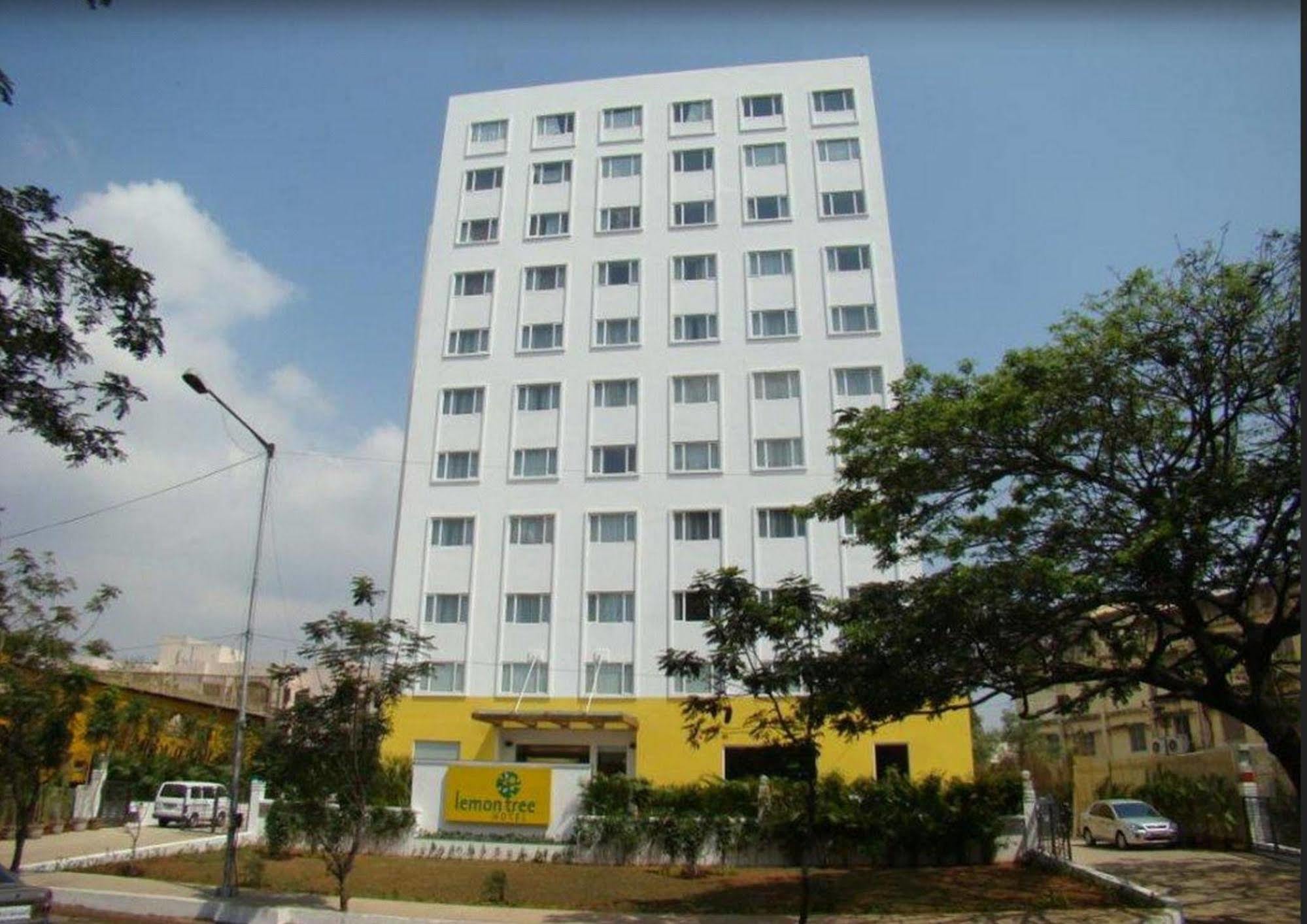 เลมอน ทรี โฮเต็ล กาชีโบวลี Hotel ไฮเดอราบัด ภายนอก รูปภาพ