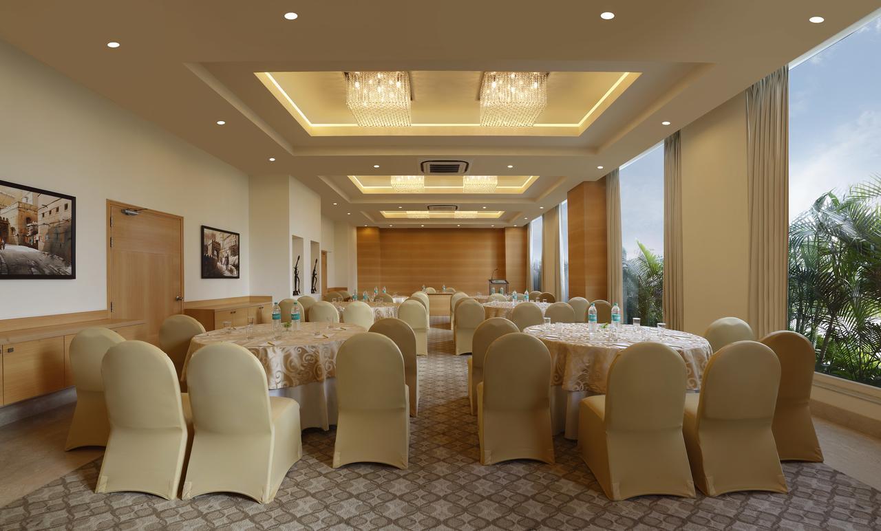 เลมอน ทรี โฮเต็ล กาชีโบวลี Hotel ไฮเดอราบัด ภายนอก รูปภาพ