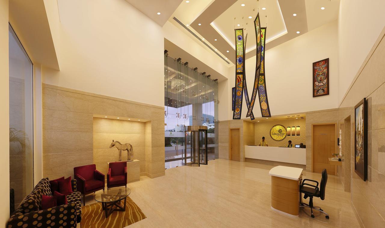 เลมอน ทรี โฮเต็ล กาชีโบวลี Hotel ไฮเดอราบัด ภายนอก รูปภาพ